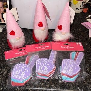 Valentine's Day Gnome and Foam Finger Set